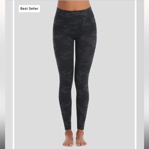 spanx Seamless Shaping Leggings in black camo - Picture 2 of 8